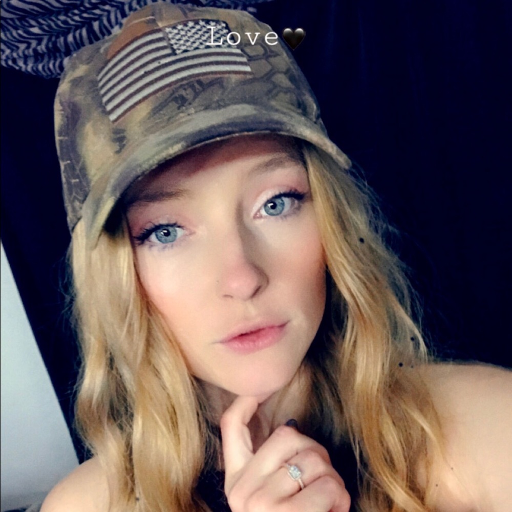 Meet your Posher, Kaycee